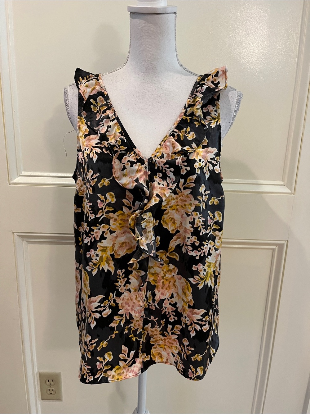 LC Lauren Conrad Black Floral Ruffle V-Neck Camisole